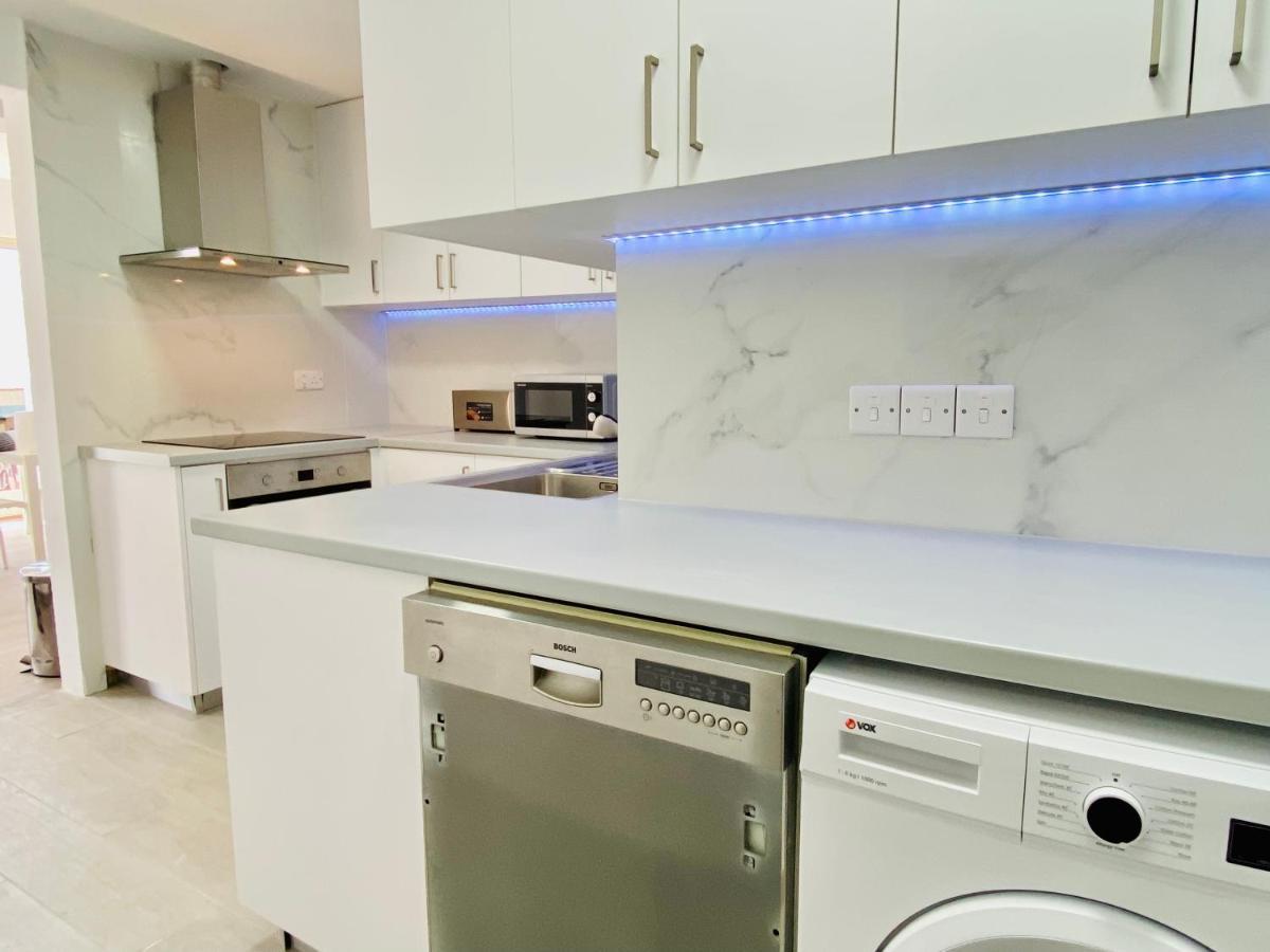 Basillica 3 Bedrooms Apartment 파포스 외부 사진